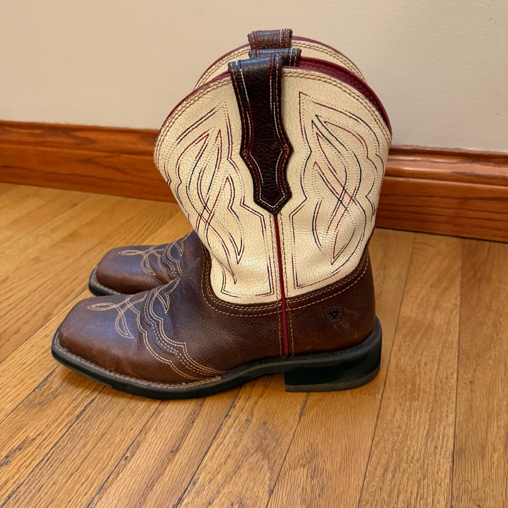 Ariat Women’s Ranch Baby Size 9B #10017423